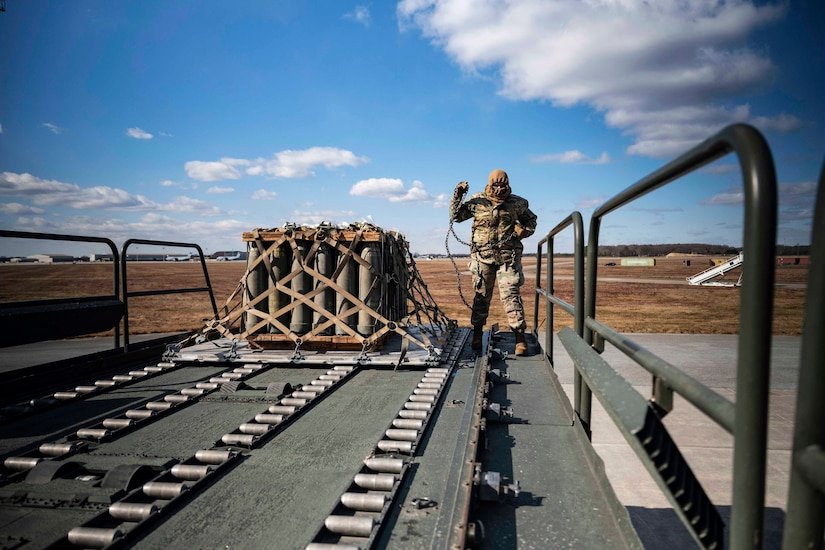 ukraine-defense-package-includes-missiles,-air-defense