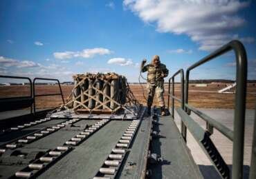 top-dod-acquisition-official:-forged-partnerships-provide-momentum-for-bolstering-ukraine